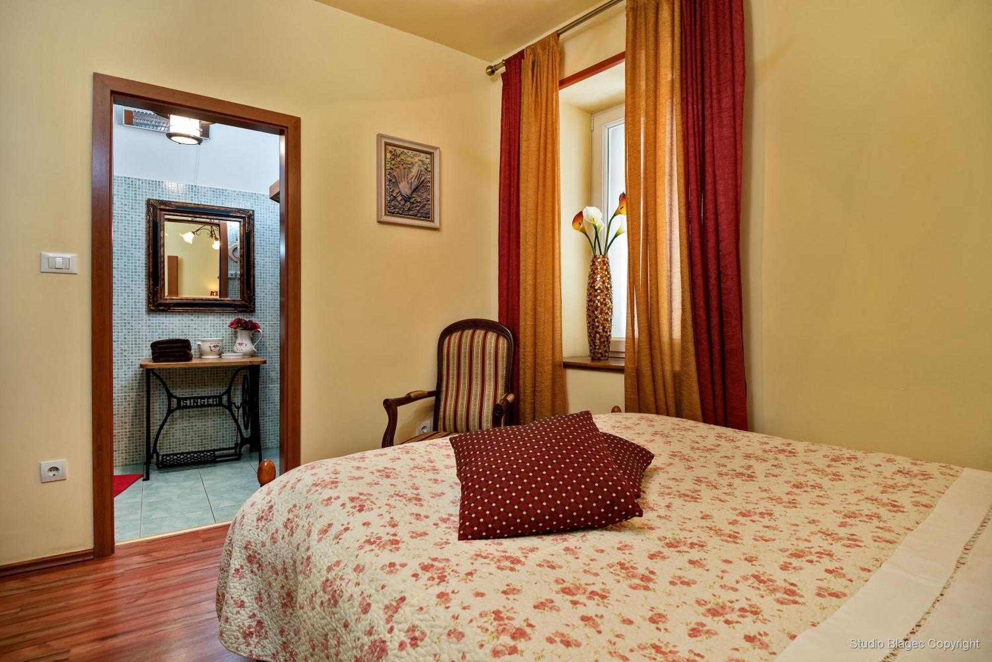Emperor'S Suites สปลิท ภายนอก รูปภาพ